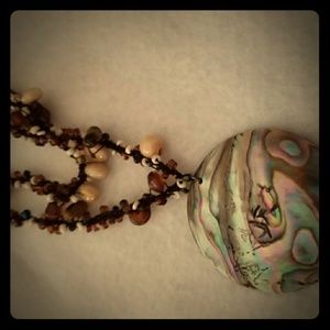 Beaded necklace with pendant